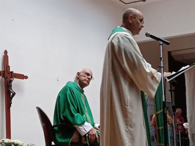 Apoio da Comunidade ao Padre Julio Lancellotti - Missa 10h - 11/02/2024 - Pe. Edélcio Ottaviani