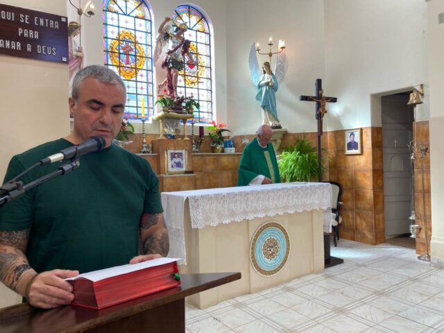 Apoio da Comunidade ao Padre Julio Lancellotti - Missa 7h30 - 11/02/2024